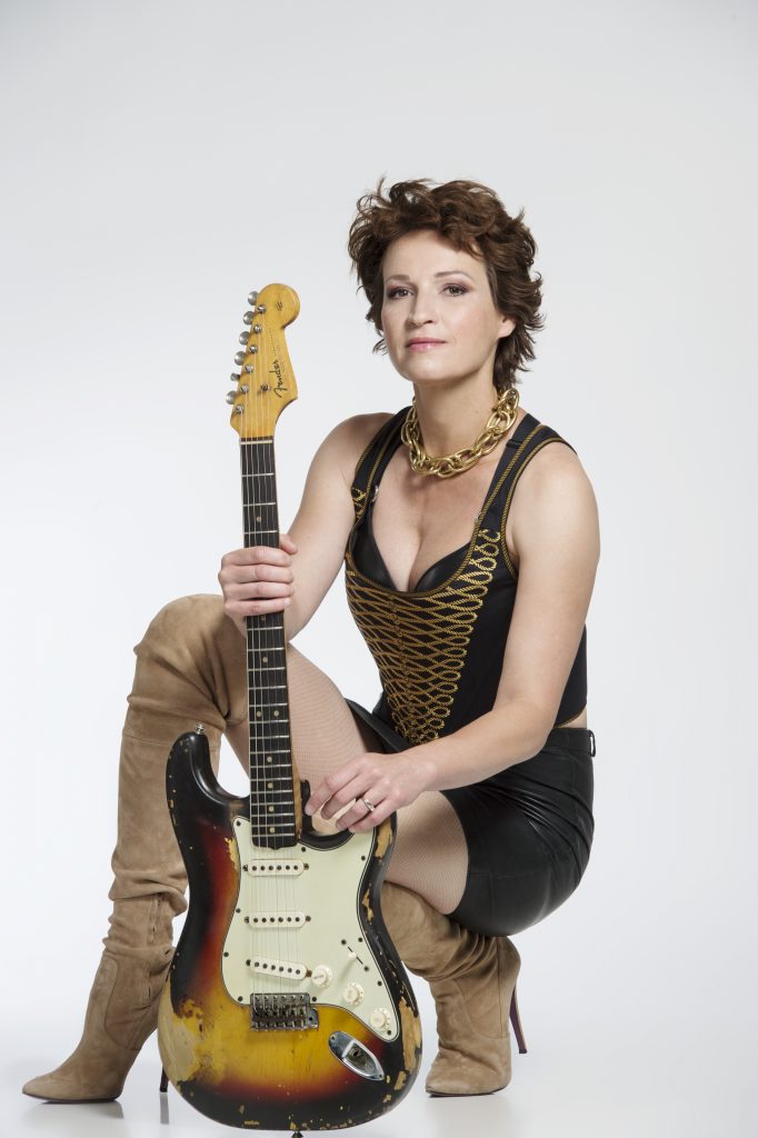 Ana Popovic: with her new album“Power:” Guitars CAN save lives.