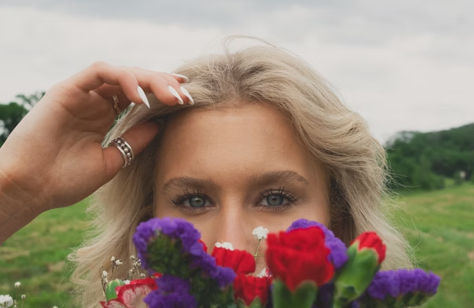 Estella Kirk, new EP, “Growing Pains” review.