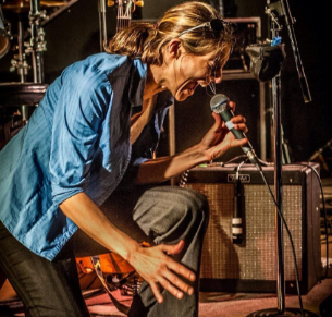 Erin McCallum, new album “Full Spread” Review.