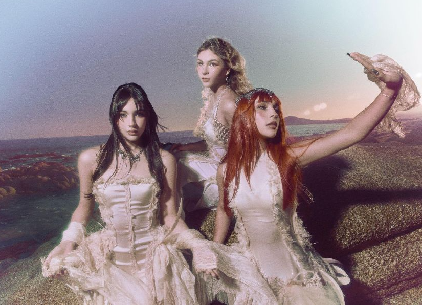 The Warning “Everything’s Falling” Album Review